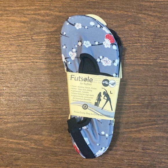 Futsole Shoes - Footsole soft sided shoe. Large. Floral print. New in package